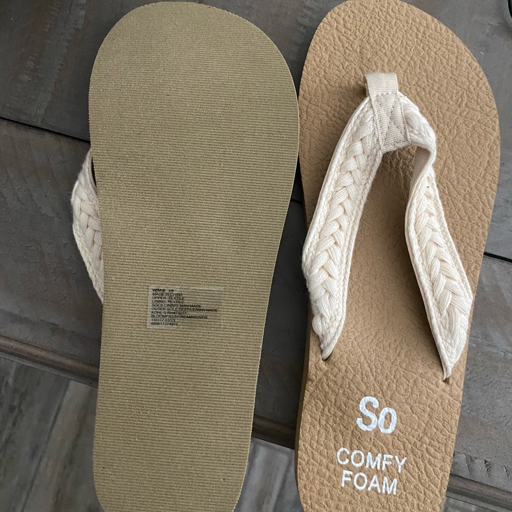 So Comfy - size 10 -purchased at Kohls, new